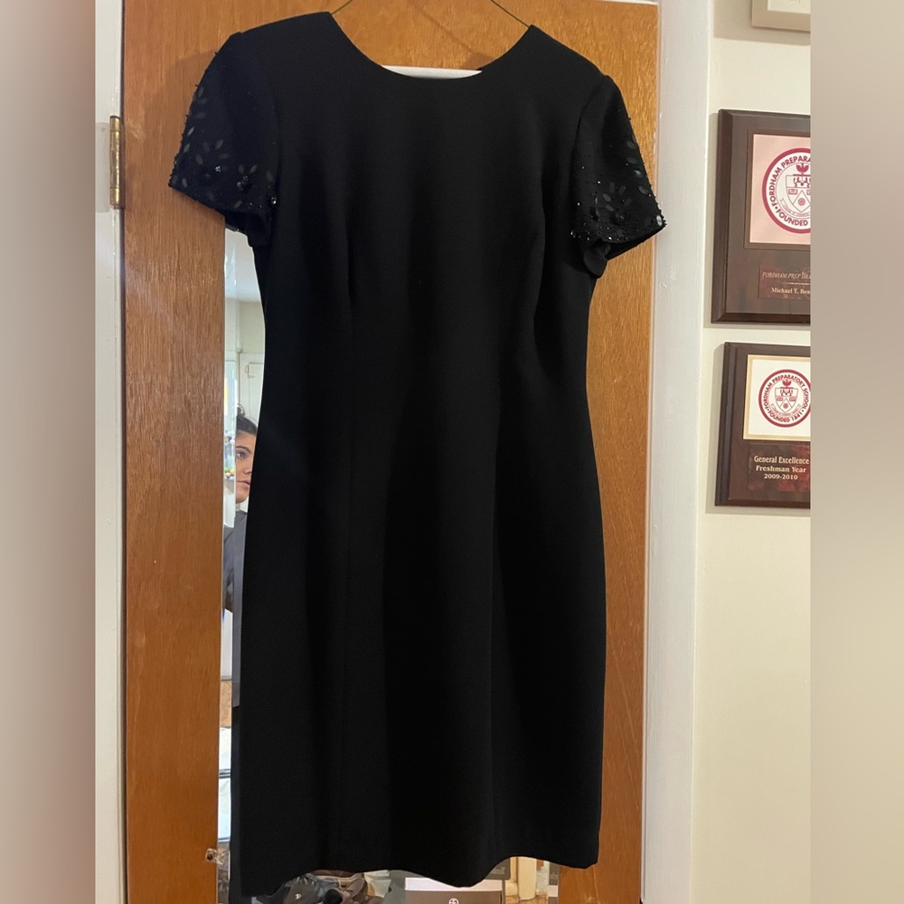 DONNA MORGAN BLACK SHIFT DRESS